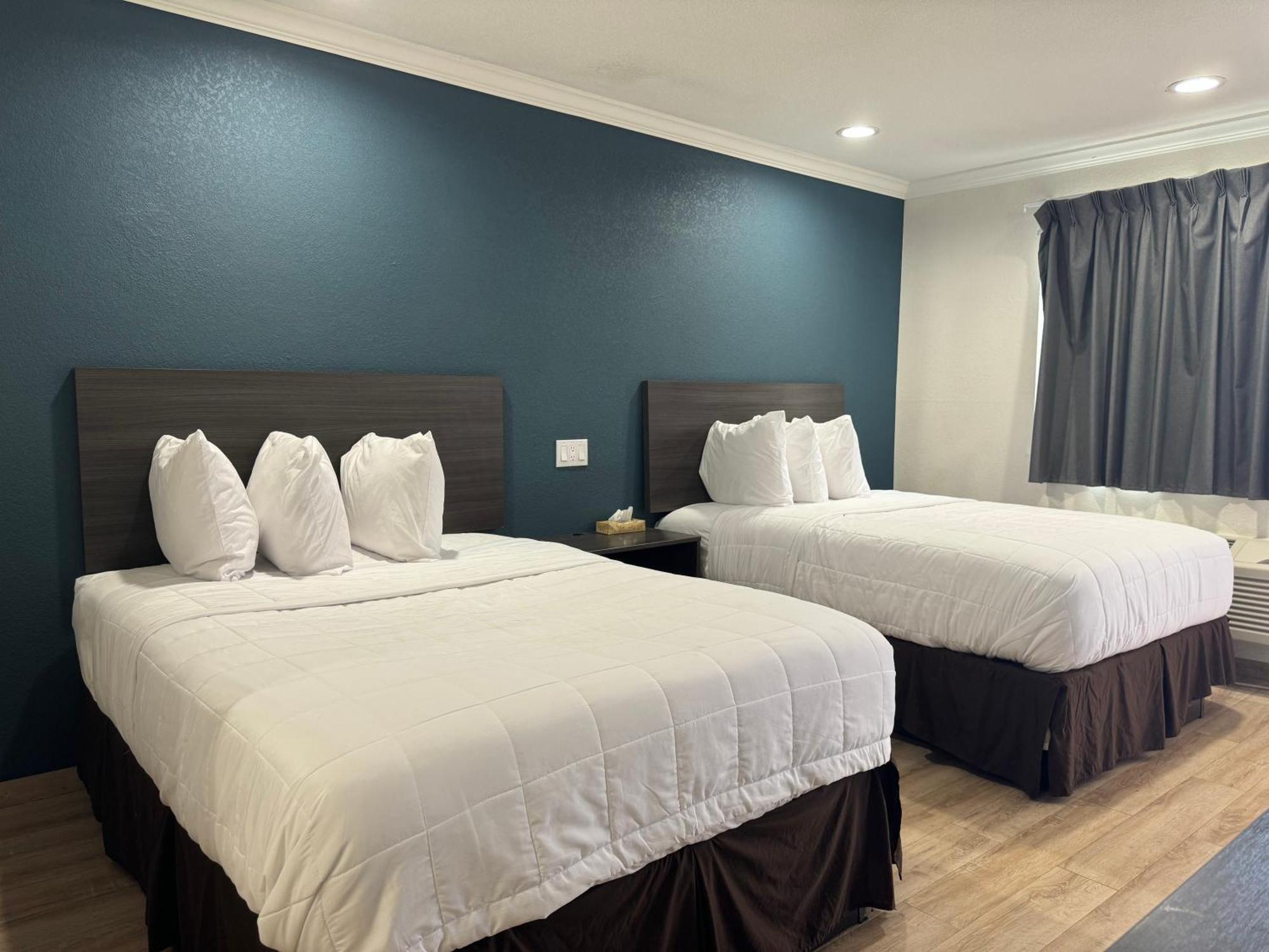 Hotel Baymont By Wyndham Bakersfield Exterior foto